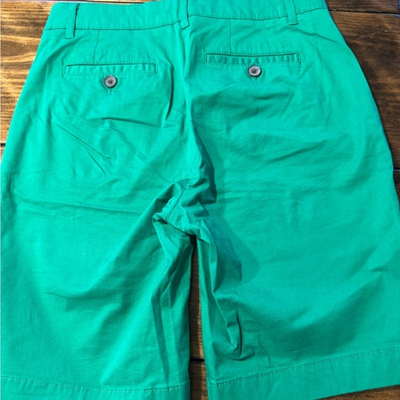 Boden Richard Flat Front Cotton Kelly Green 9” Shorts 8 - Picture 7 of 7